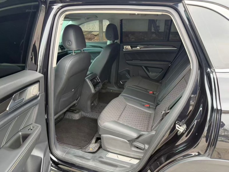 济宁20年大众途昂5