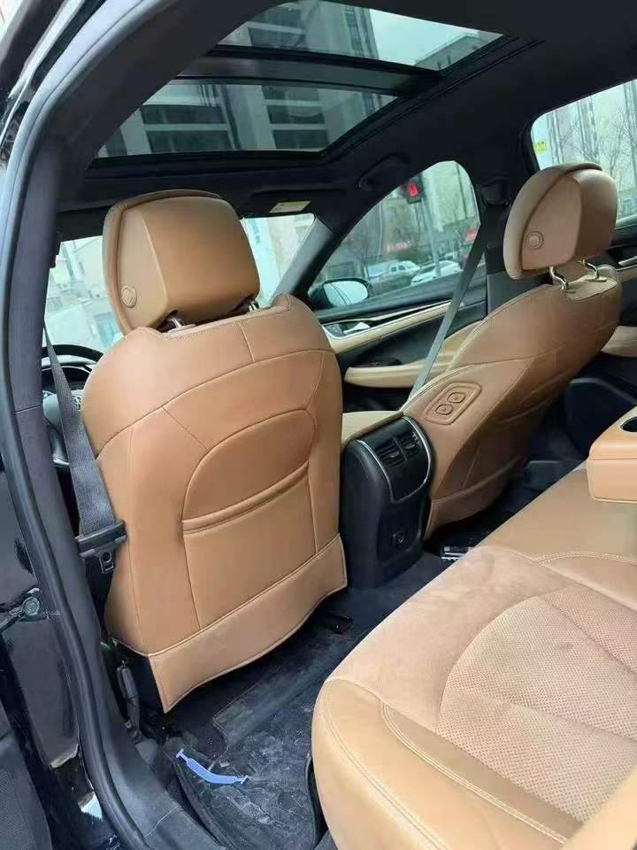 烟台21年别克君越5