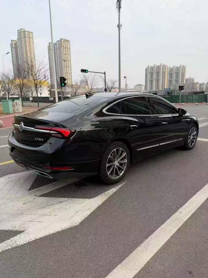 烟台21年别克君越8