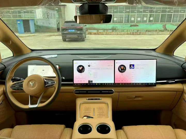 东营26年岚图汽车梦想家5