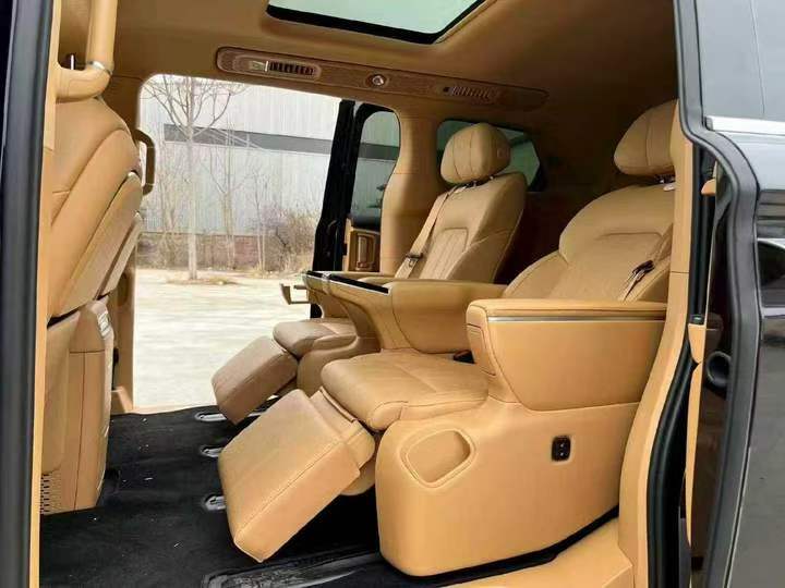 东营26年岚图汽车梦想家6