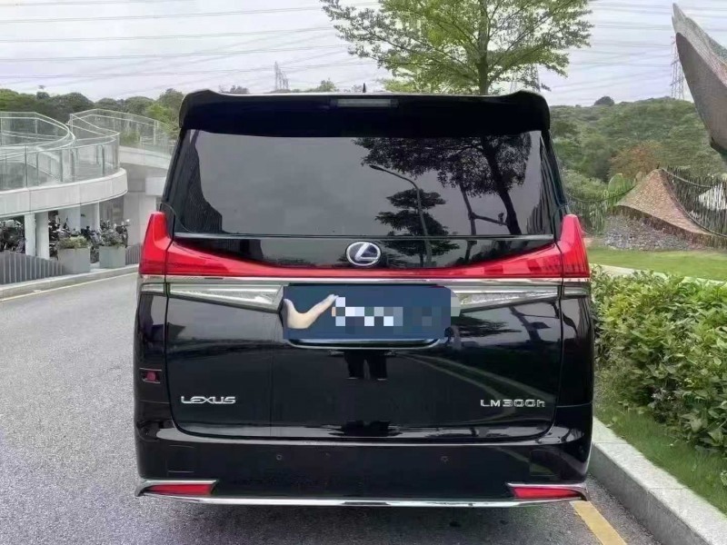 深圳23年雷克萨斯LM300H9
