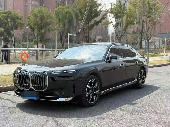 潍坊23年宝马7系2