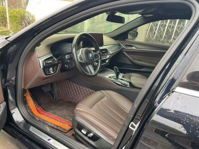 济宁21年宝马5系5