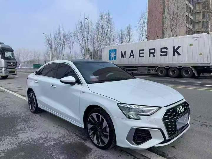 济宁24年奥迪A32