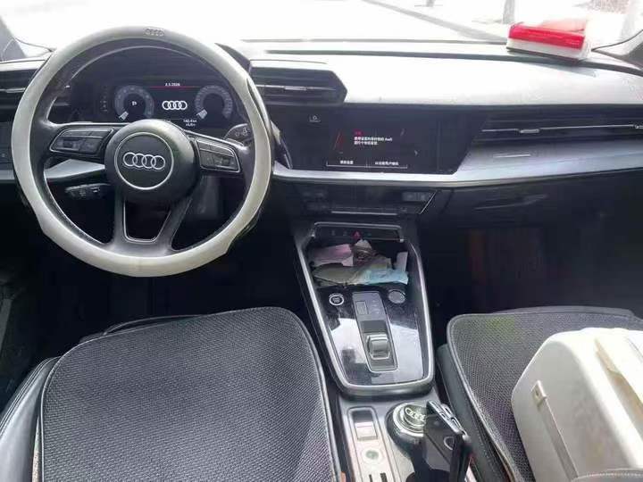 济宁24年奥迪A35