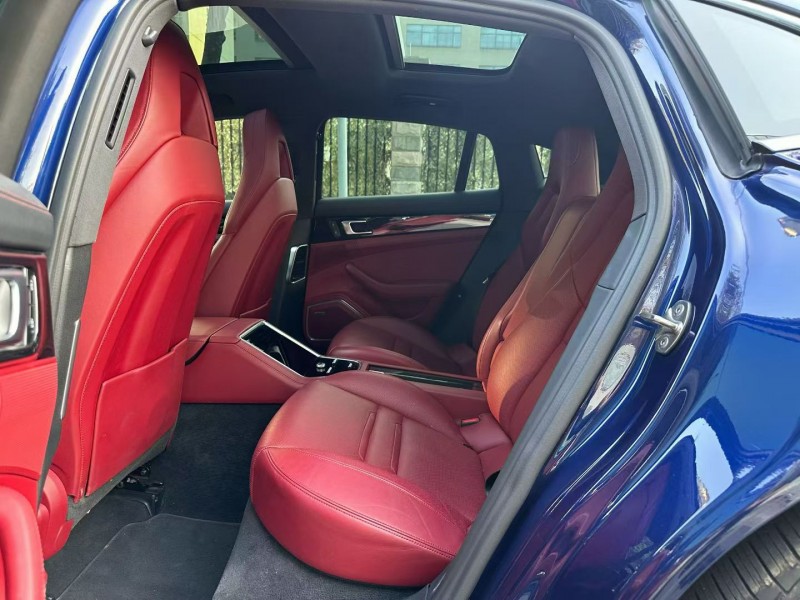 深圳22年保时捷帕拉梅拉4