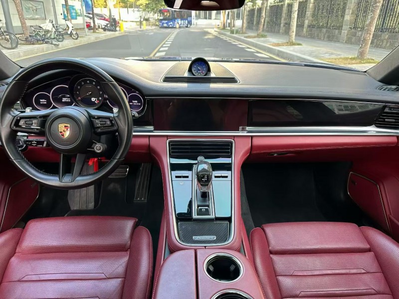 深圳22年保时捷帕拉梅拉5