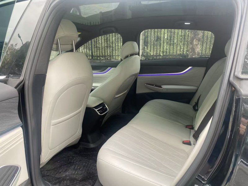 深圳25年長安汽車啟源4