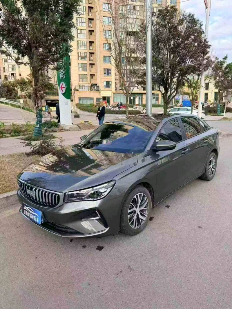 广元25年吉利帝豪2