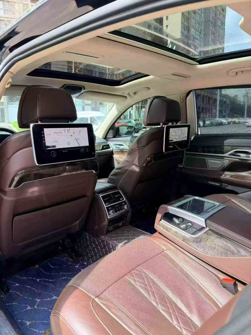 广元16年宝马7系4