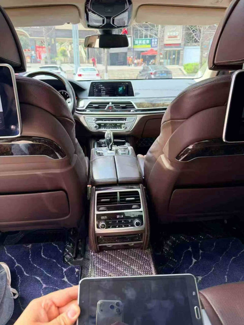 广元16年宝马7系5