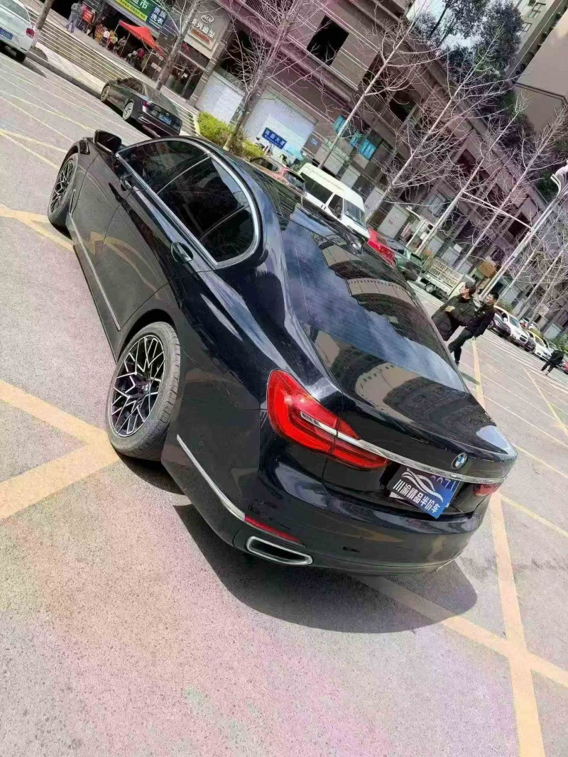 广元16年宝马7系8