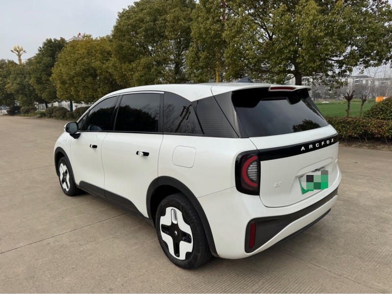 鹽城25年極狐汽車考拉5