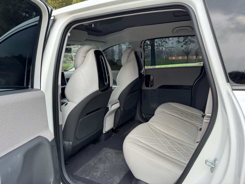 鹽城25年極狐汽車考拉7