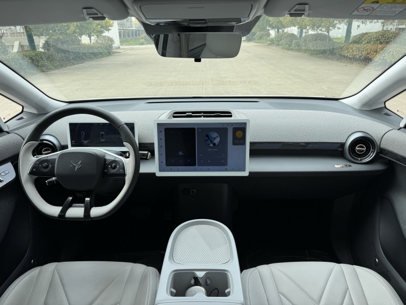 鹽城25年極狐汽車考拉9