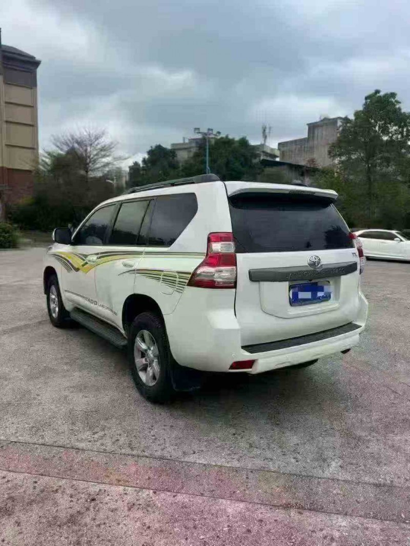 北海15年丰田普拉多7