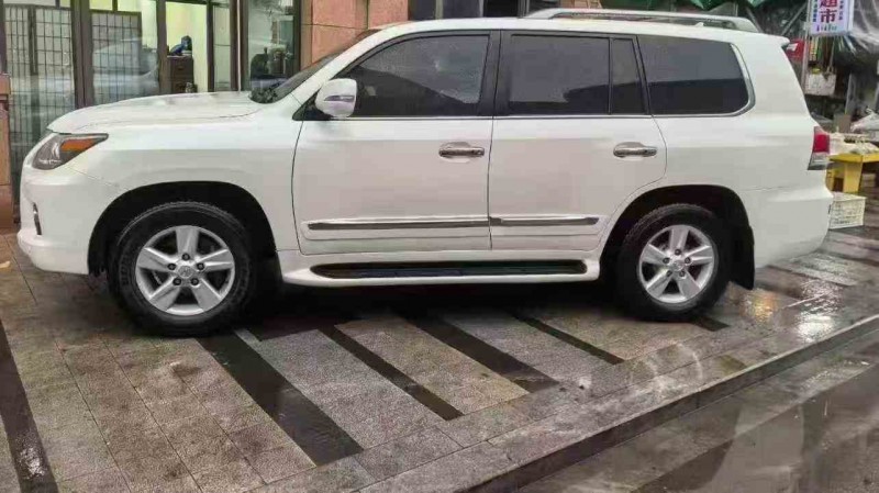 温州14年雷克萨斯LX2