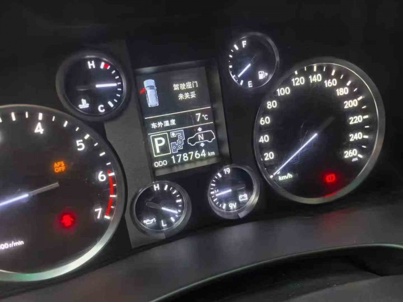 温州14年雷克萨斯LX4