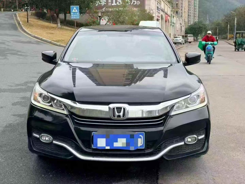三明16年本田雅阁1