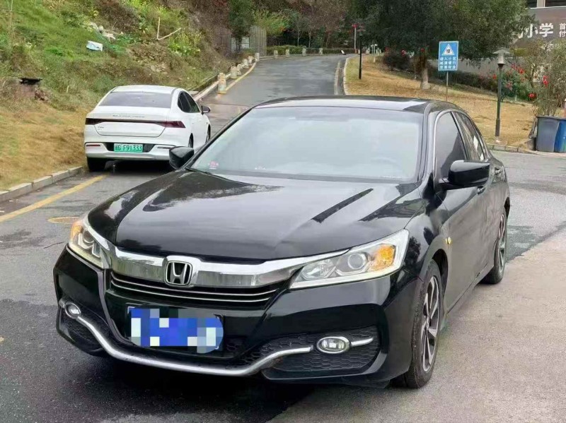 三明16年本田雅阁2