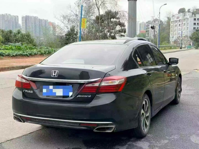 三明16年本田雅阁8