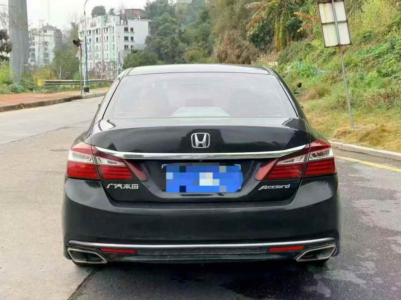 三明16年本田雅阁9