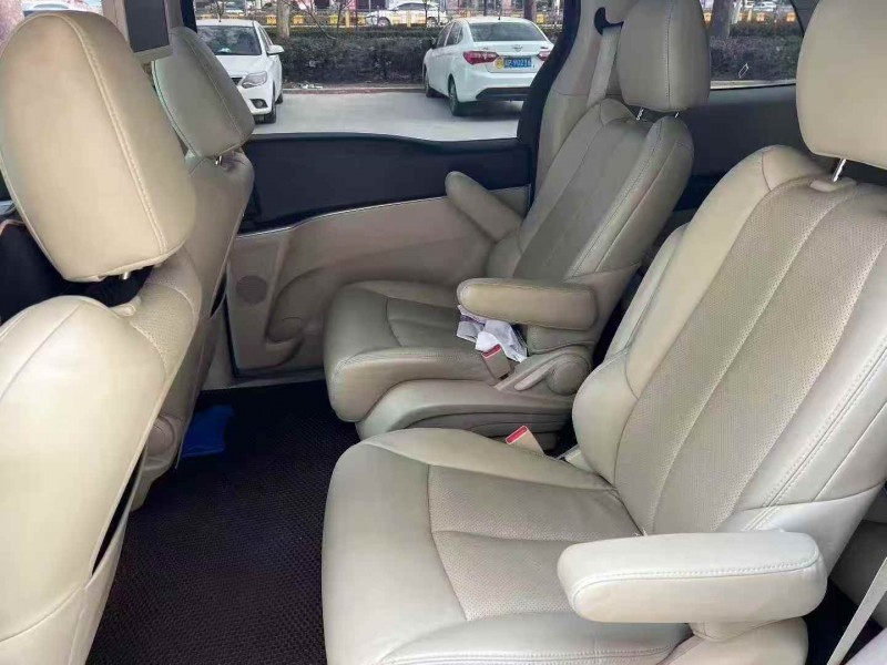 济宁17年别克GL84