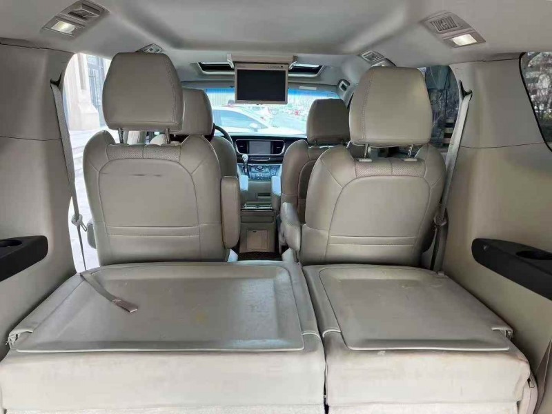 济宁17年别克GL85