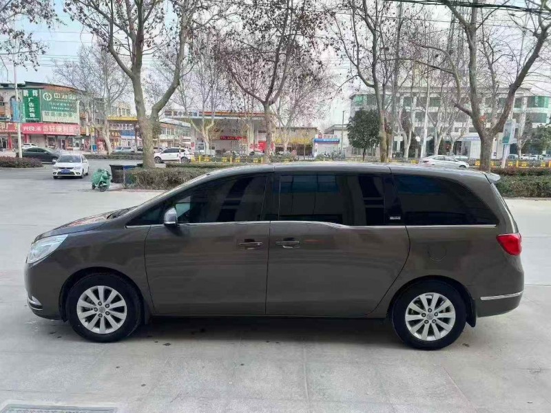 济宁17年别克GL88