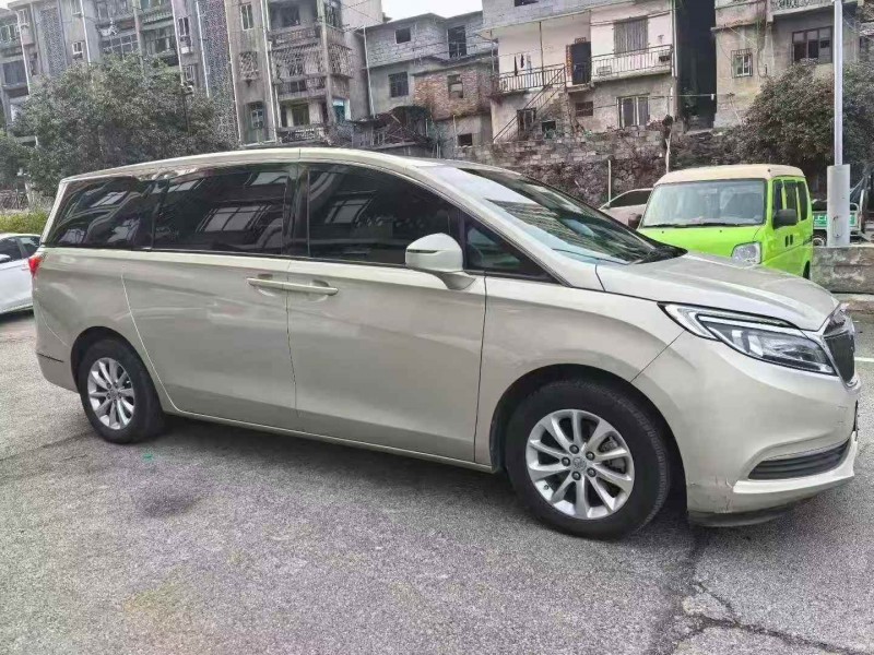 吉安18年别克GL83