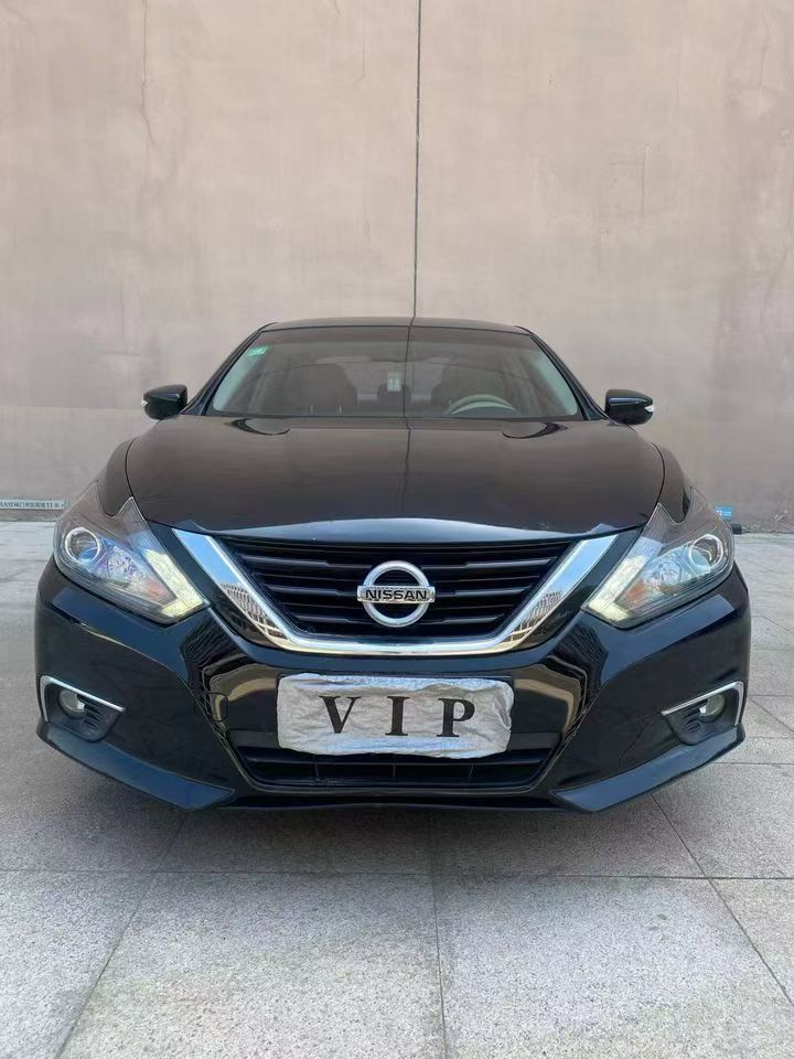 营口18年日产天籁1