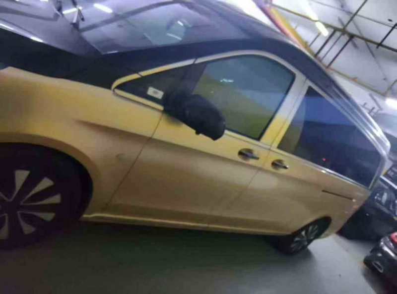 鄂州23年奔驰威霆2