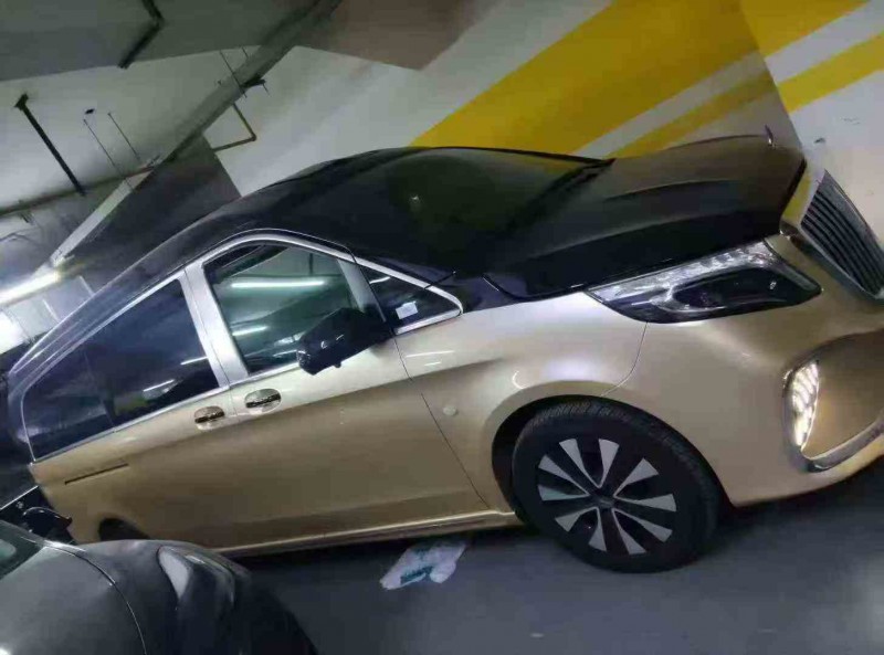 鄂州23年奔驰威霆3