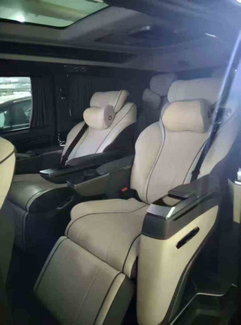 鄂州23年奔驰威霆6