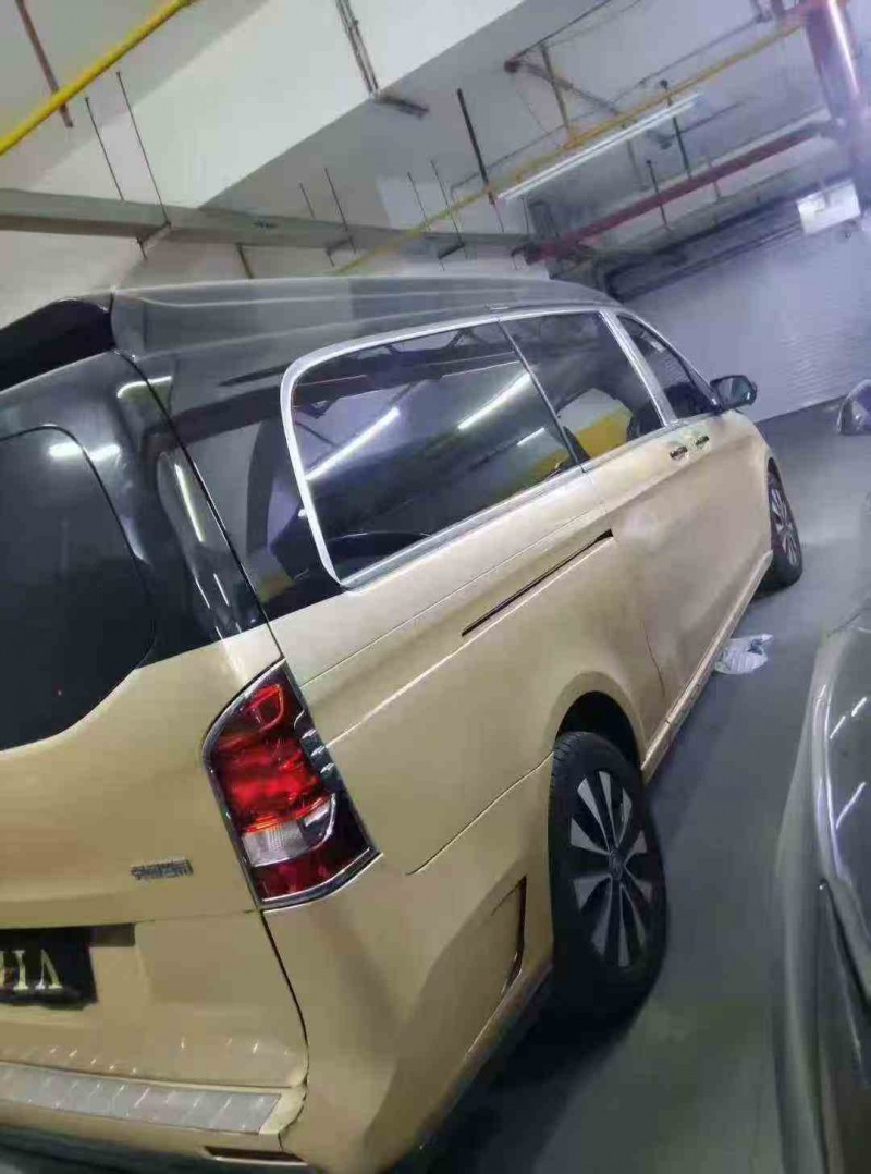 鄂州23年奔驰威霆7