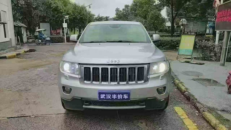 荆门13年Jeep大切诺基1
