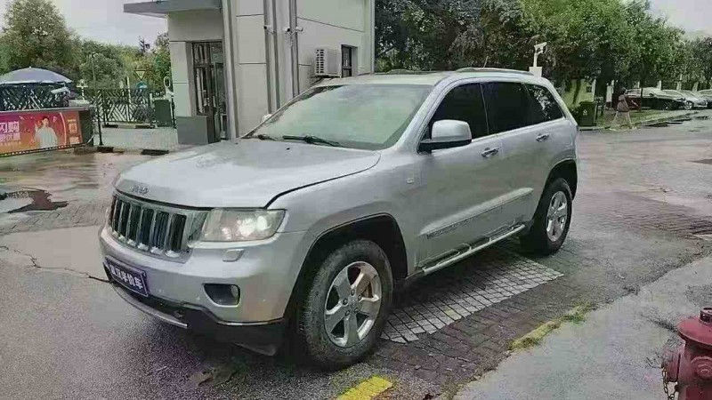 荆门13年Jeep大切诺基2