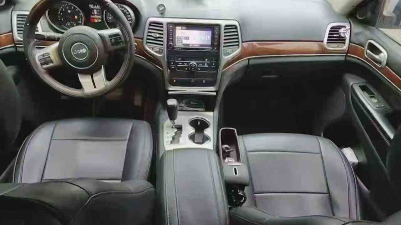 荆门13年Jeep大切诺基4