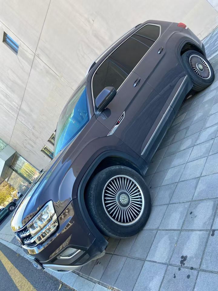 營口17年大眾途昂2