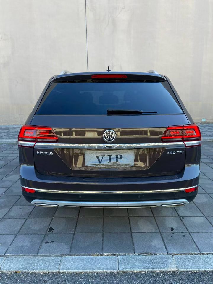 營口17年大眾途昂7