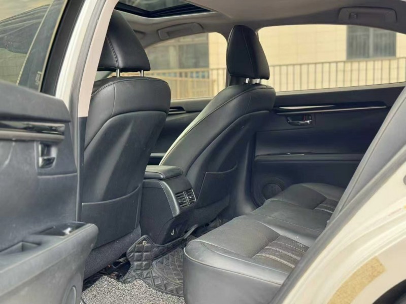 佛山15年雷克薩斯ES7