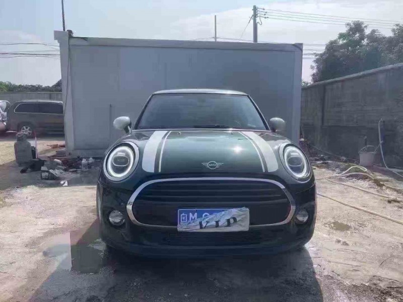 湛江18年宝马迷你1