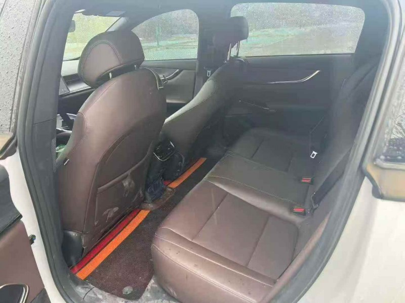 延安25年长安汽车启源4