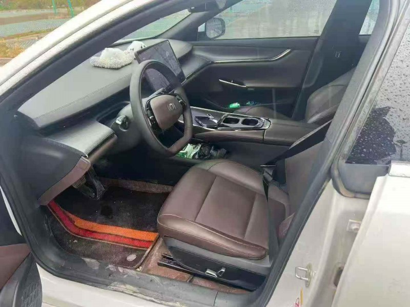 延安25年长安汽车启源5