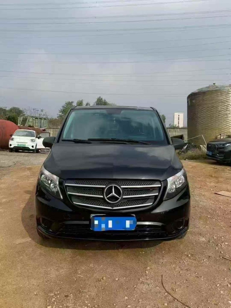 潍坊18年奔驰威霆1