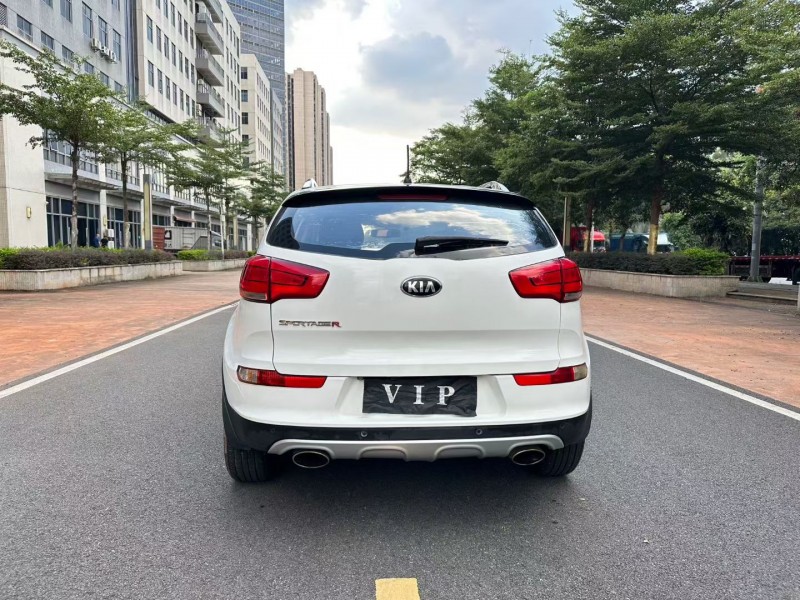 东莞14年起亚智跑8