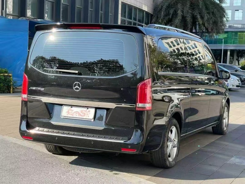 佛山18年奔驰威霆8