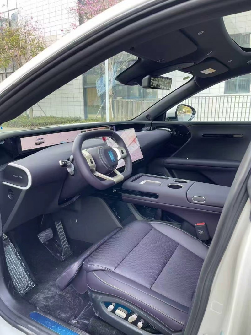 佛山25年阿维塔074