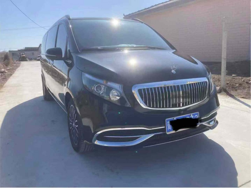 唐山21年奔驰威霆3